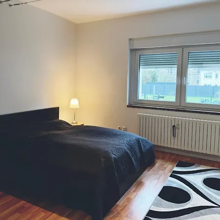 Zentrale Grosse Vollausgestattete Fuer Alle Zwecke Perfekt Geeignet Appartement